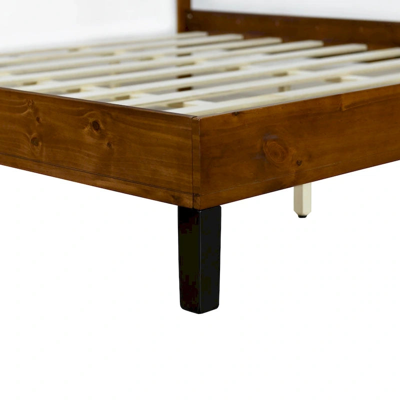 Lit plateforme marron format très grand lit en bois massif de style Mid-Century avec tête de lit à trois panneaux